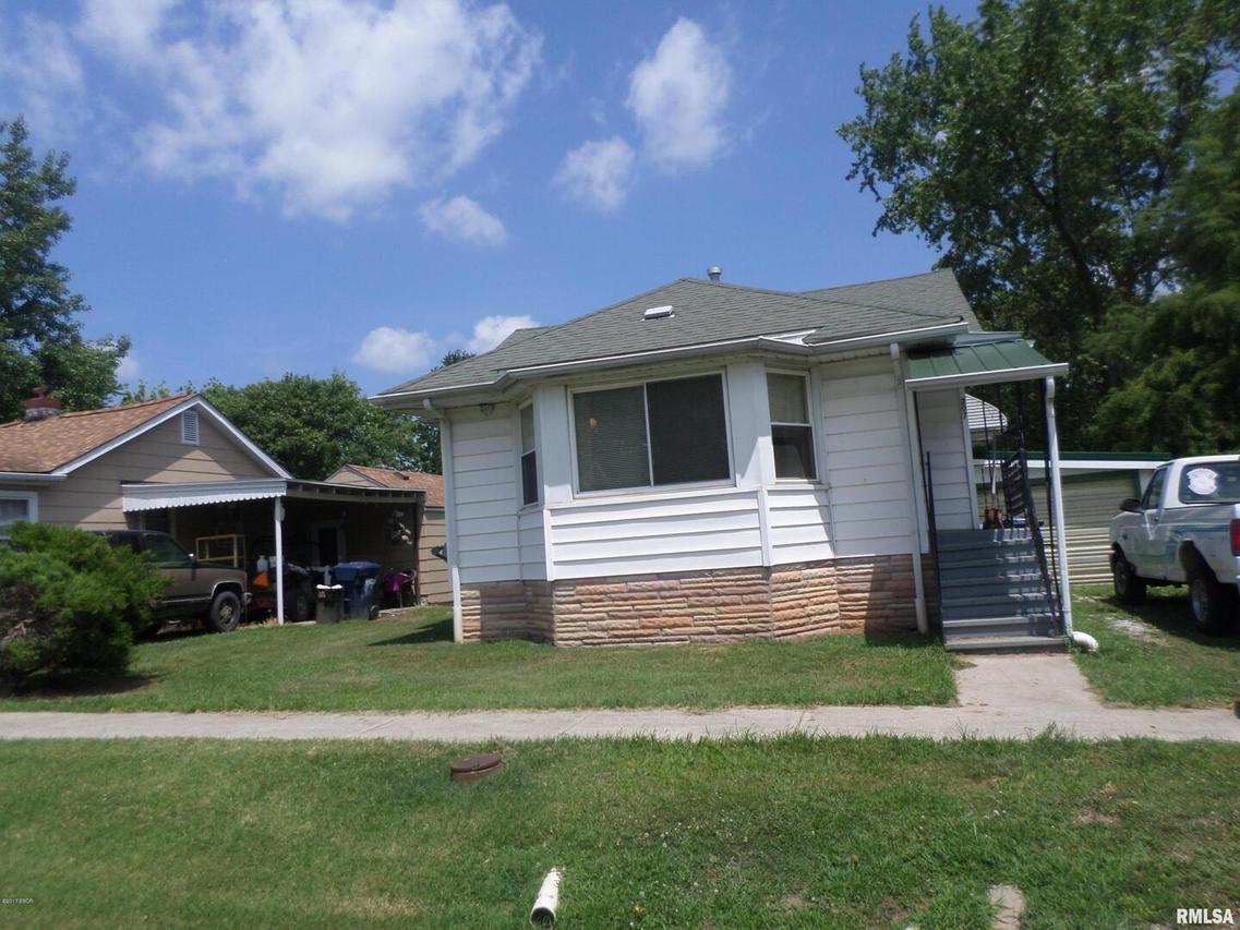 207 E Wilson St., Valier, IL 62891