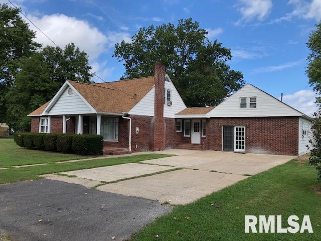 404 W Lucretia St., Sesser, IL 62884