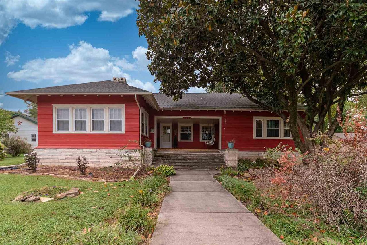 1729 E Main St., West Frankfort, IL 62896