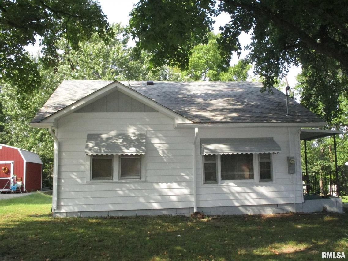 105 W Bond St., Benton, IL