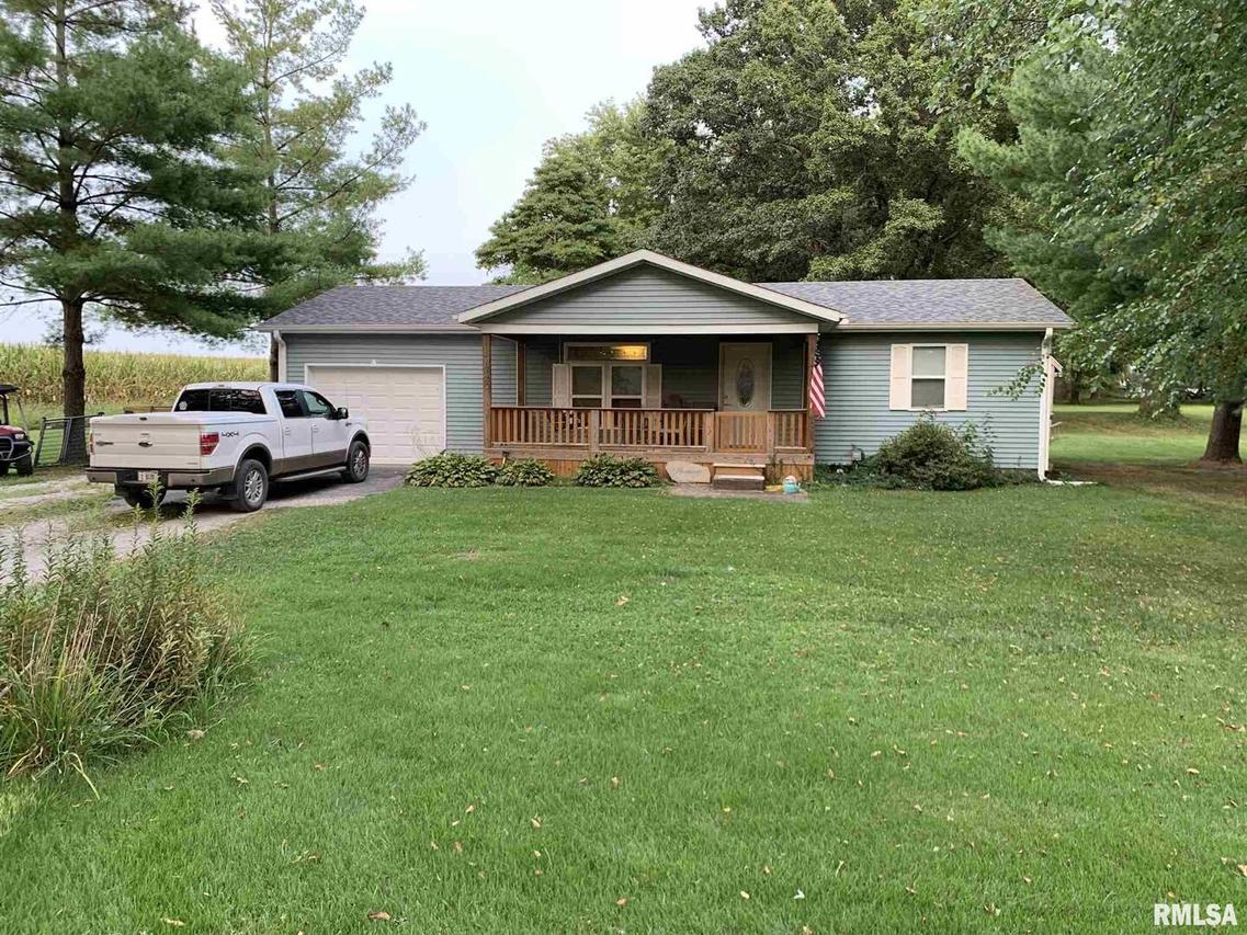 320 Peach St., Kinmundy, IL 62854