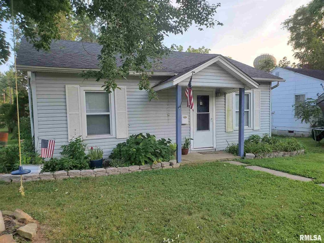 107 W Carpenter St., Mcleansboro, IL 62859
