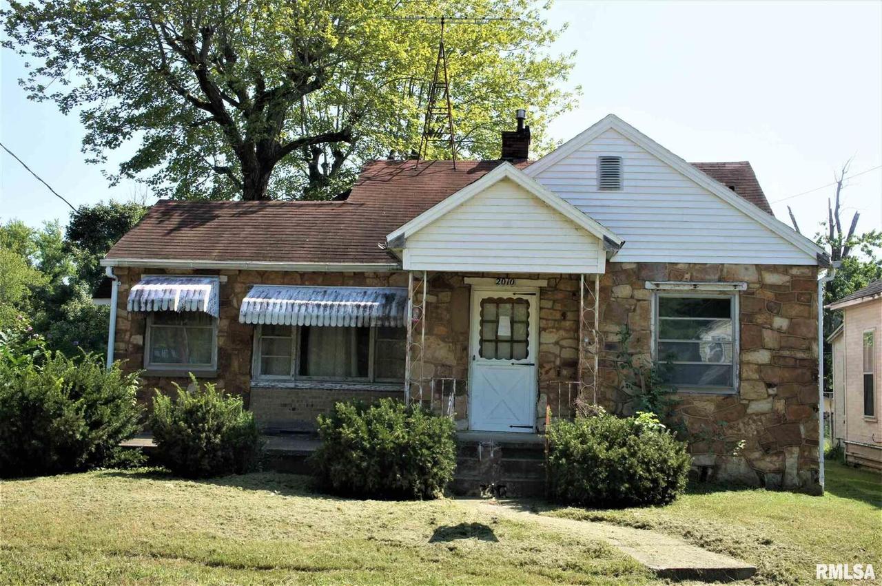 2010 North Ave., Metropolis, IL 62960