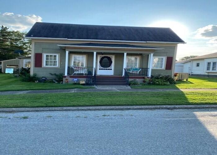 1113 1st St., Eldorado, IL 62930