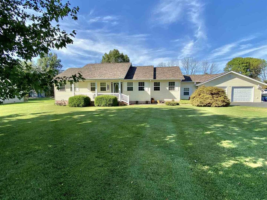 11855 S County Line Rd., West Frankfort, IL 62958