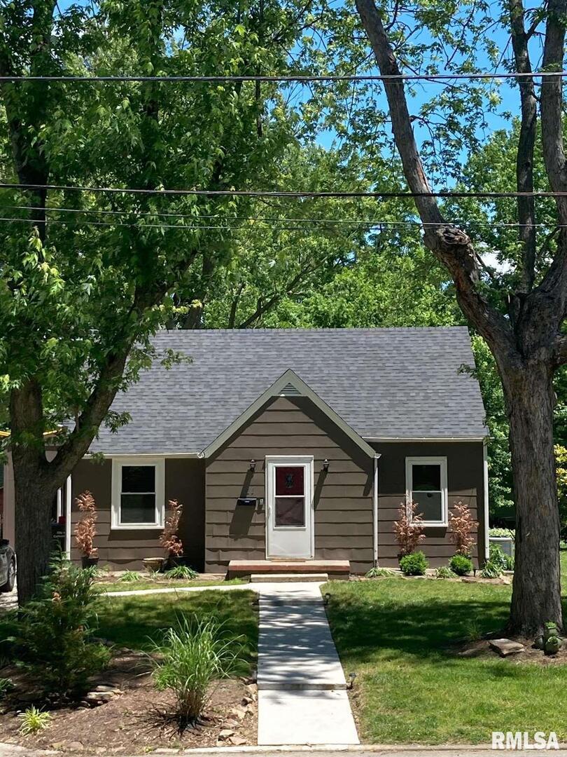 511 N Almond St., Carbondale, IL 62901