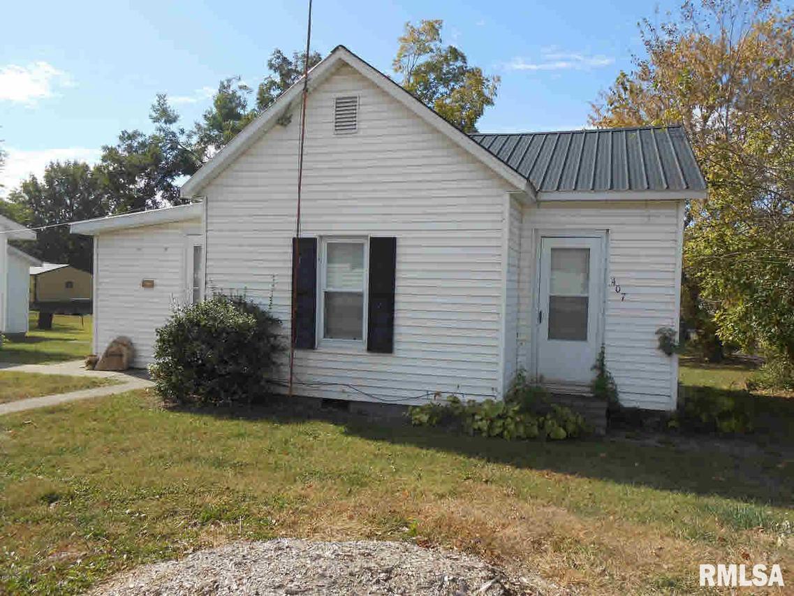 407 E Main St., Galatia, IL 62935