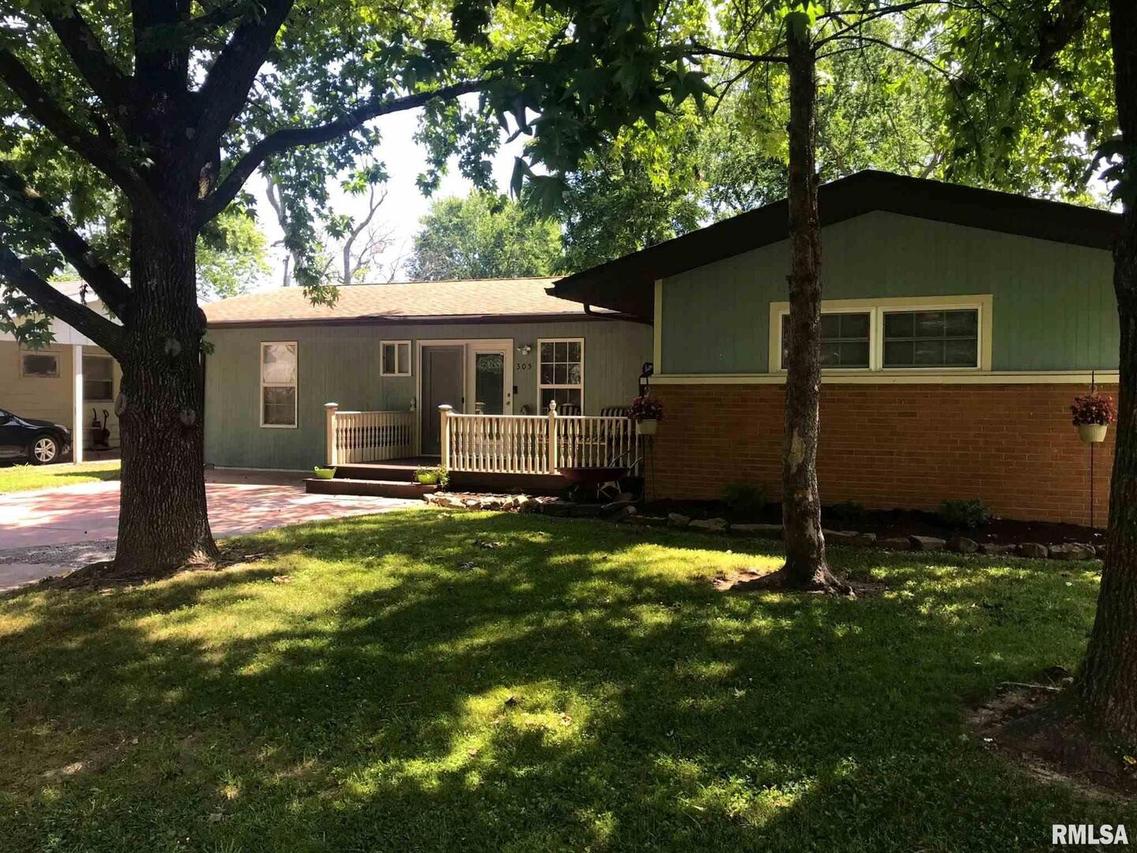 305 S Cedarview St., Carbondale, IL 62901