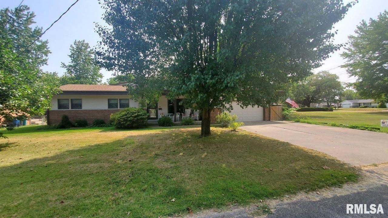 756 N Lake Dr., Duquoin, IL 62832