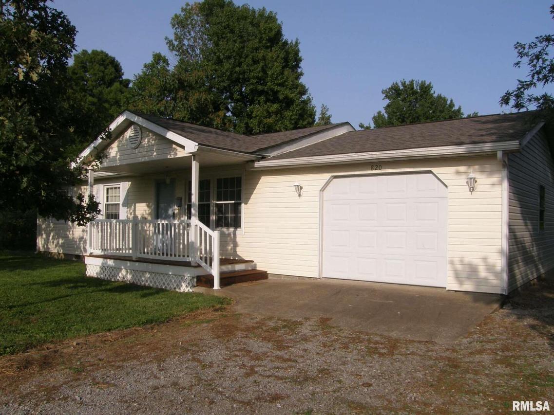 820 S 9th St., Herrin, IL 62948