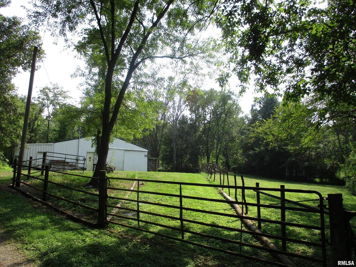 411 S Brown St., Benton, IL 62812