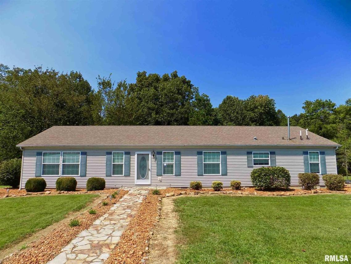 315 Hillside Ln., Vienna, IL 62995