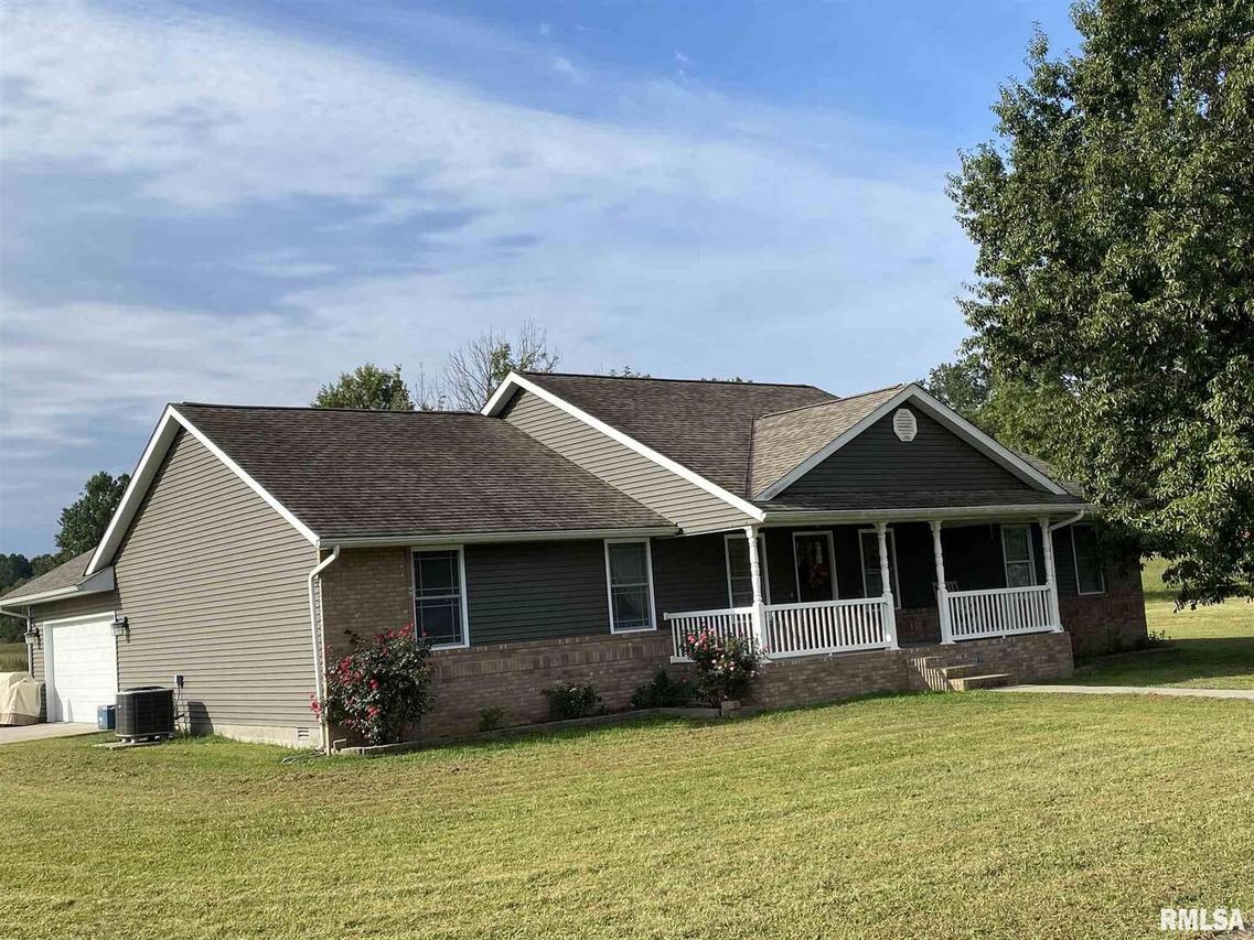 1112 Wildflower Ln., Herrin, IL 62948