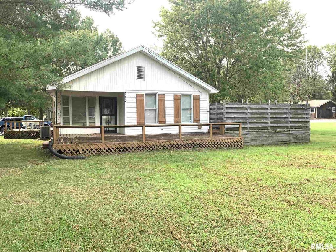 710 S Maple St., Cambria, IL 62915