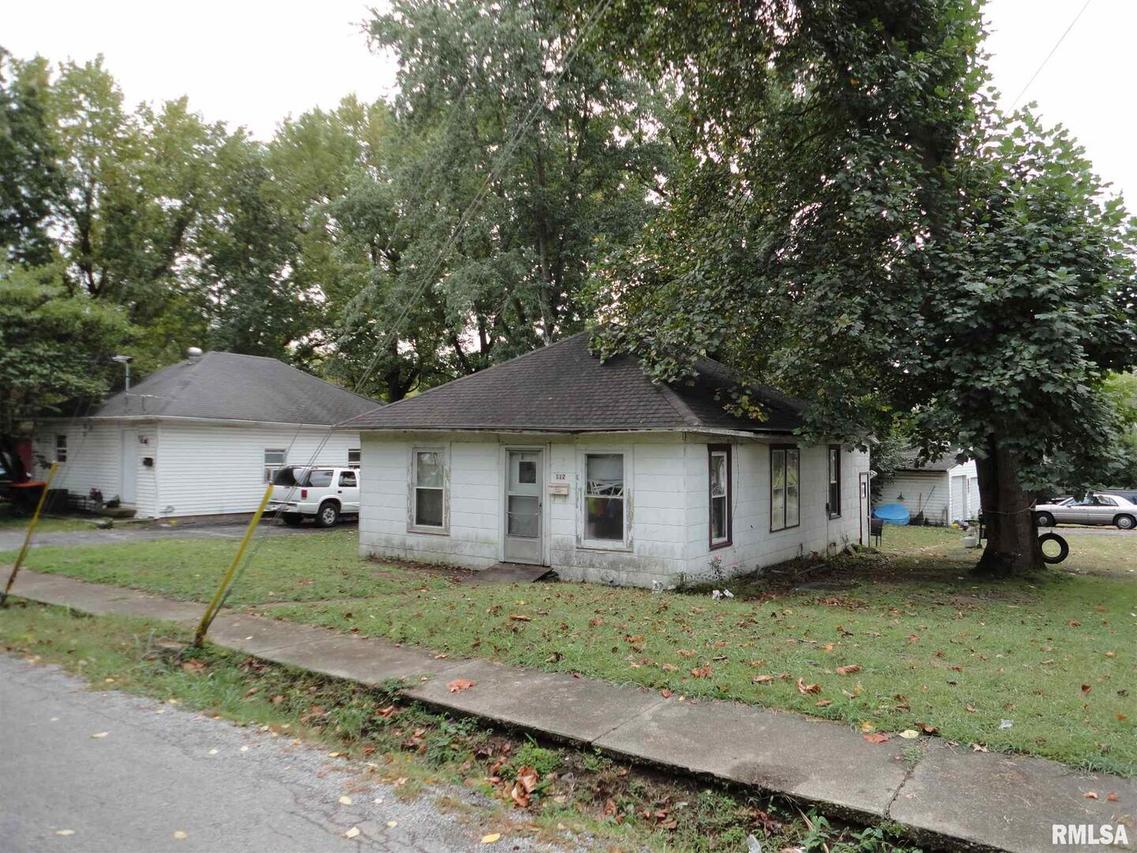 112 W 9th St., West Frankfort, IL 62896