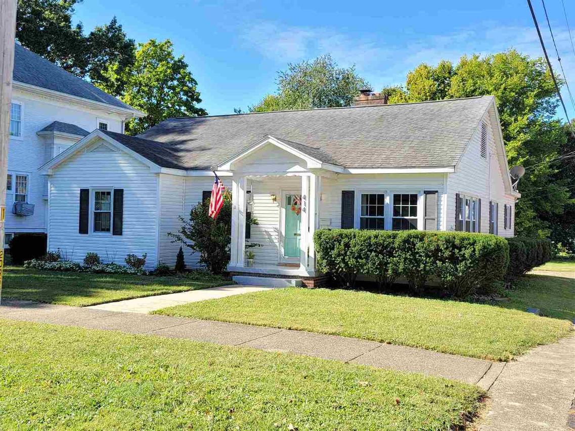 414 N Cherry St., Mt Carmel, IL 62863