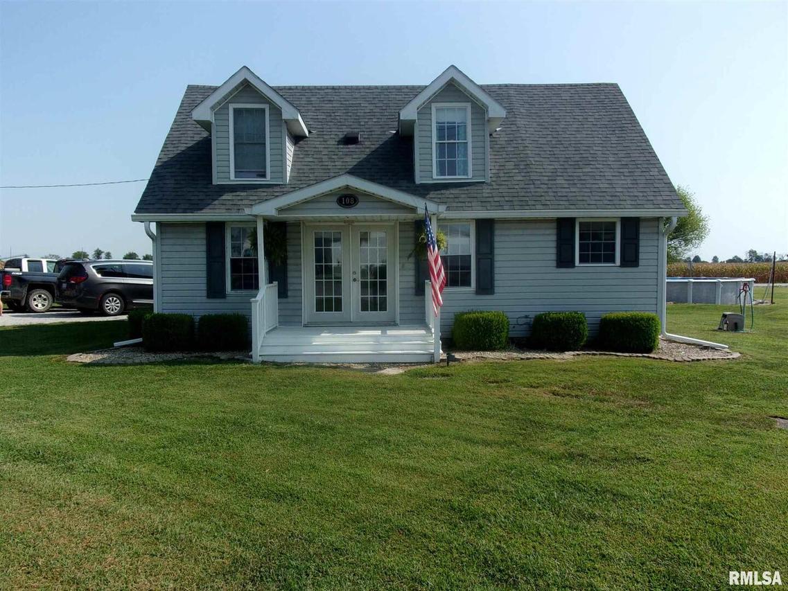 108 S Lincoln St., Farina, IL 62838