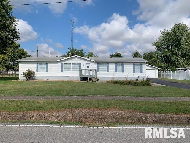 204 E 3rd St., Ina, IL 62846