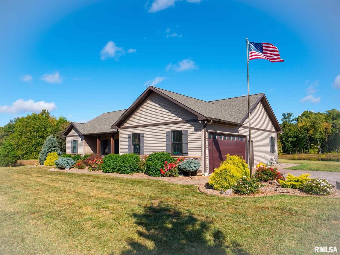 6930 N Mesa Lake Dr., Mt Carmel, IL 62863