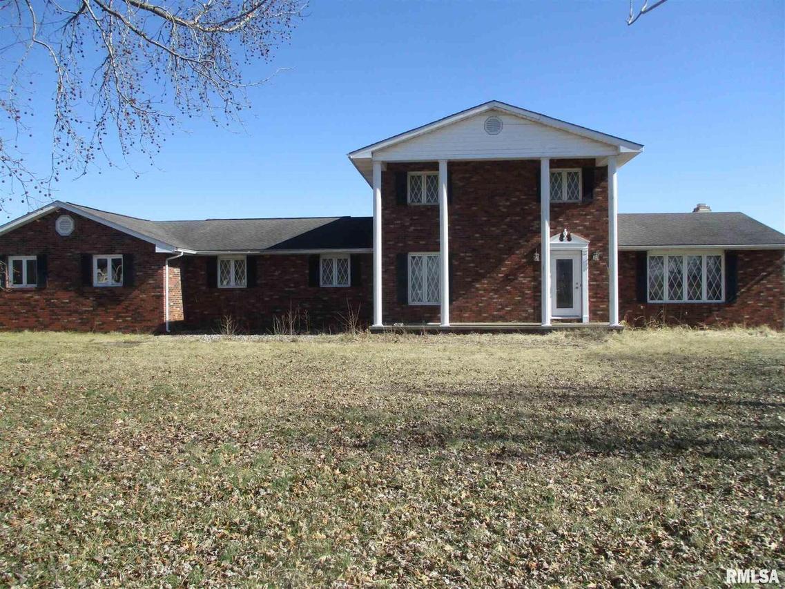11034 Bunny Hop Rd., Benton, IL