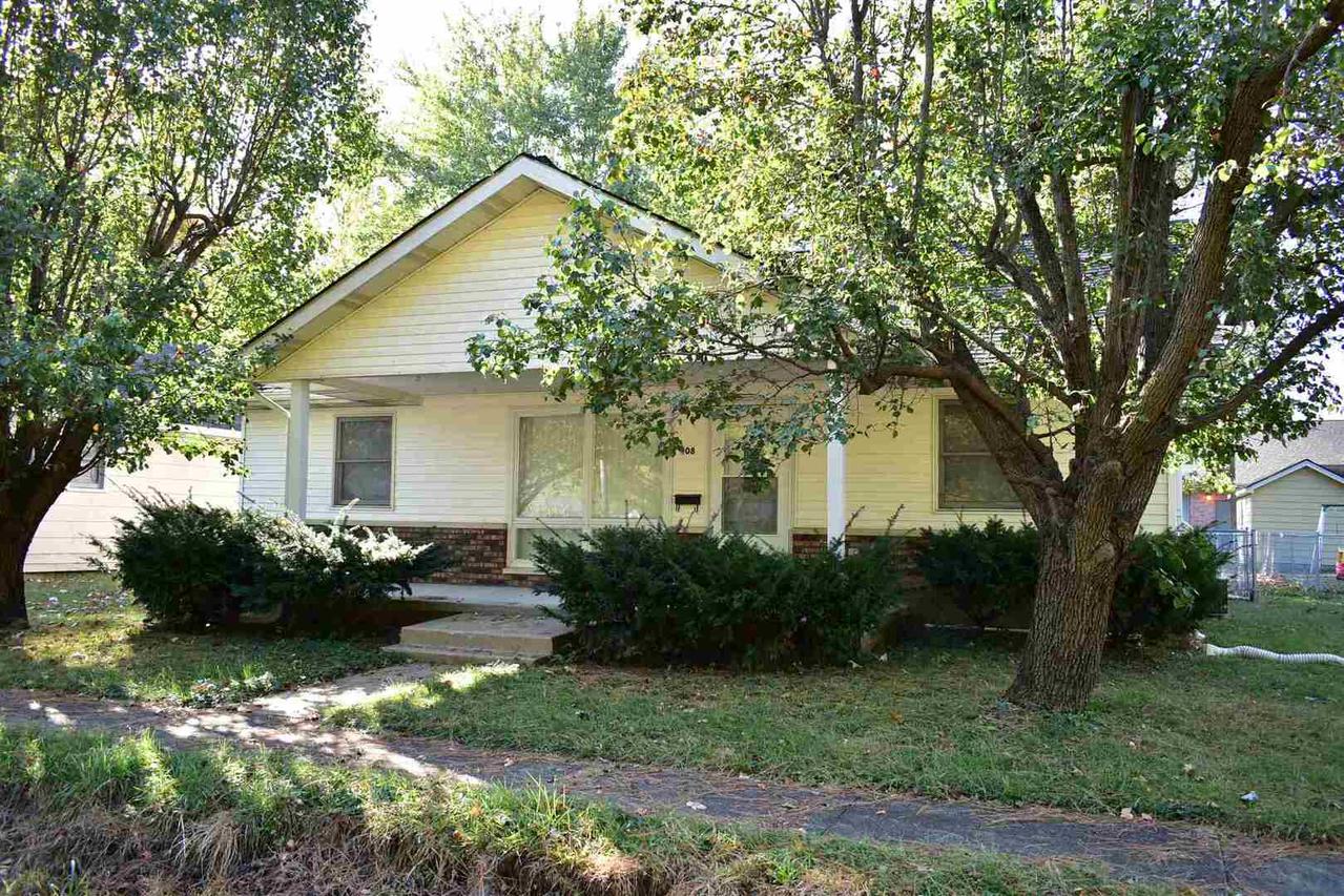 908 W Poplar St., West Frankfort, IL 62896