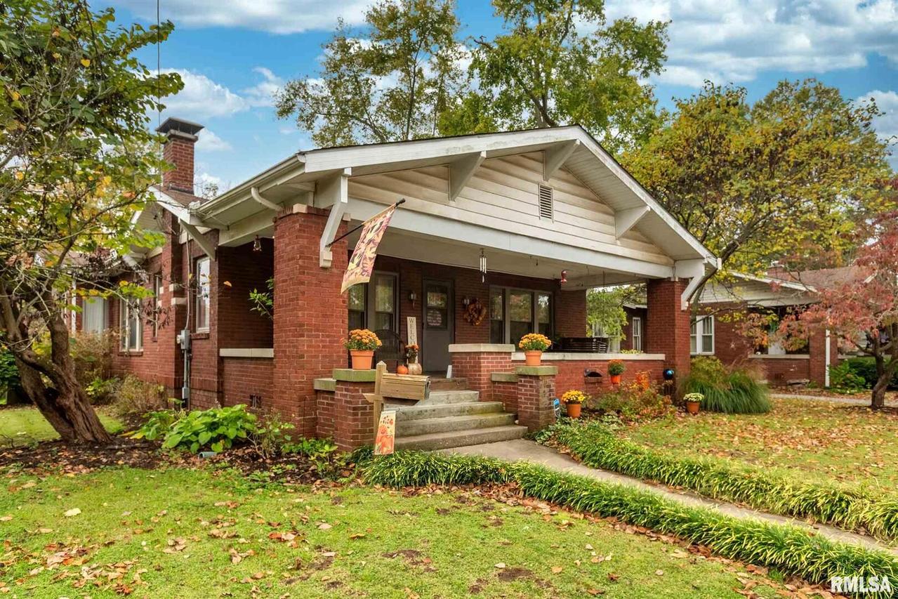 2129 Division St., Murphysboro, IL 62966