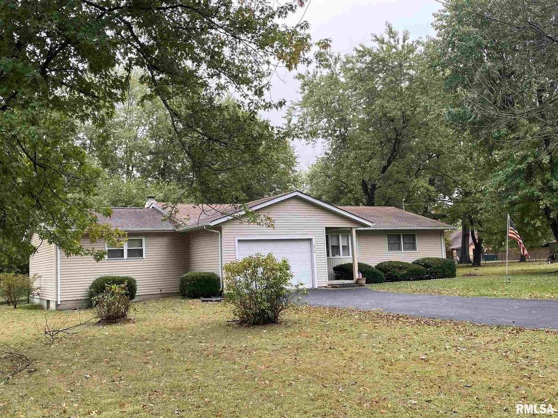 2816 N 13th St., Herrin, IL 62948