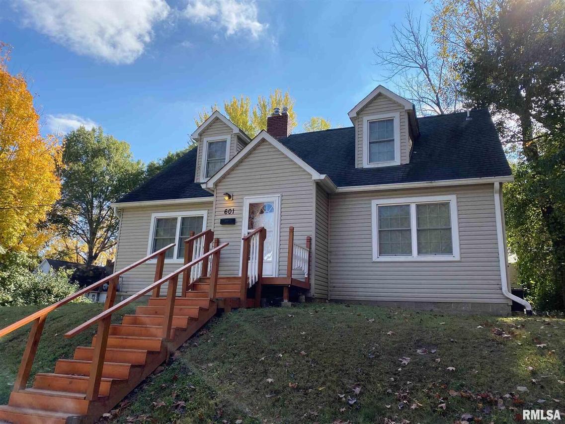 601 W Pecan St., Carbondale, IL 62901