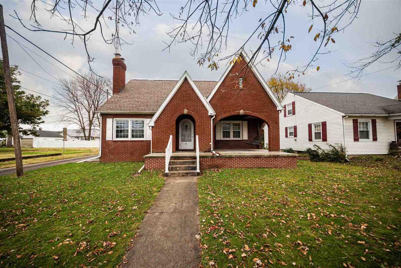 406 SE 2nd St., Fairfield, IL 62837