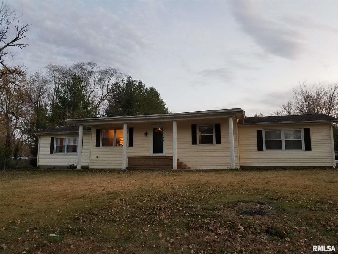 9018 Carter Ln., Benton, IL 62812