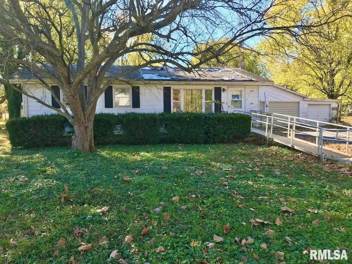 207 Van Buren St., Gorham, IL 62940