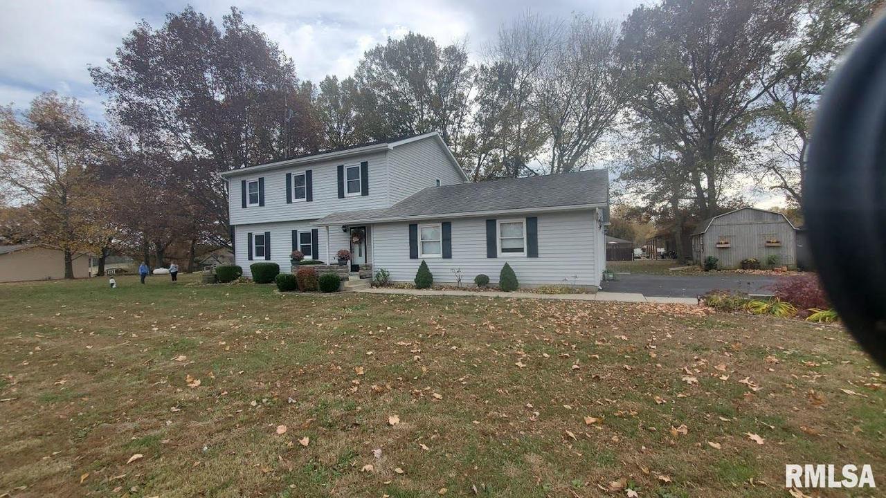 1040 Spring Valley Dr., Pinckneyville, IL 62274