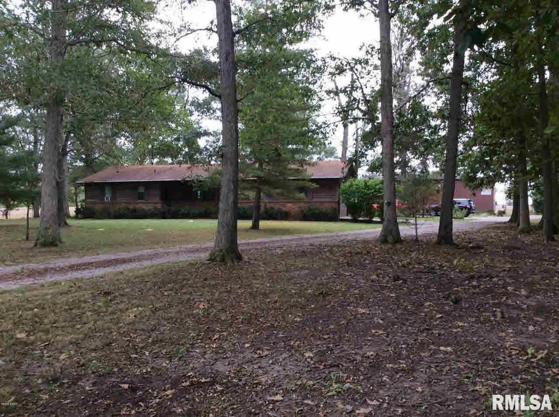 4295 E Houston Rd., Woodlawn, IL 62898