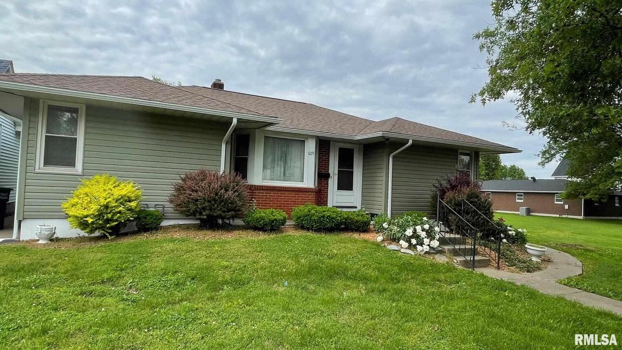 609 W Broadway St., Steeleville, IL 62288