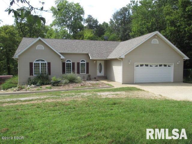 1720 Copple Rd., Walnut Hill, IL 62893