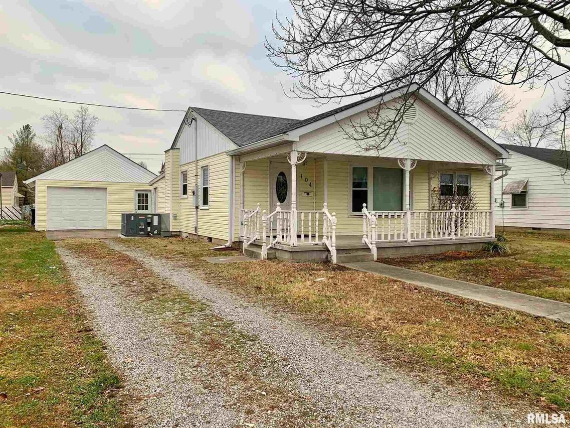 104 Oak Ln., Metropolis, IL 62960