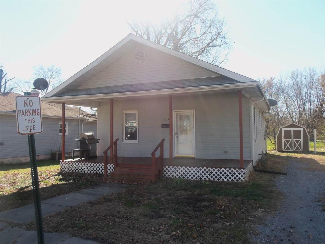 728 E Taylor St., Benton, IL 62812
