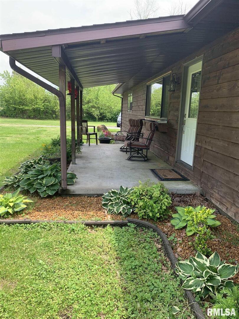 11604 Yellow Banks Rd., Benton, IL 62812