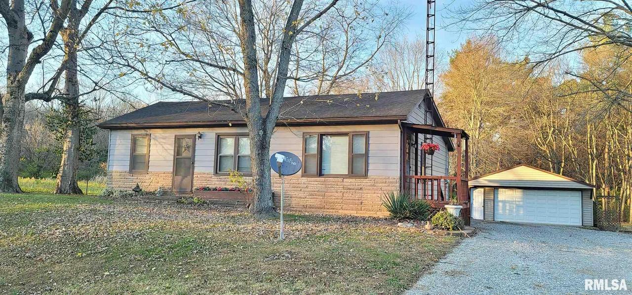 6872 Highway 15, Mt Carmel, IL 62863