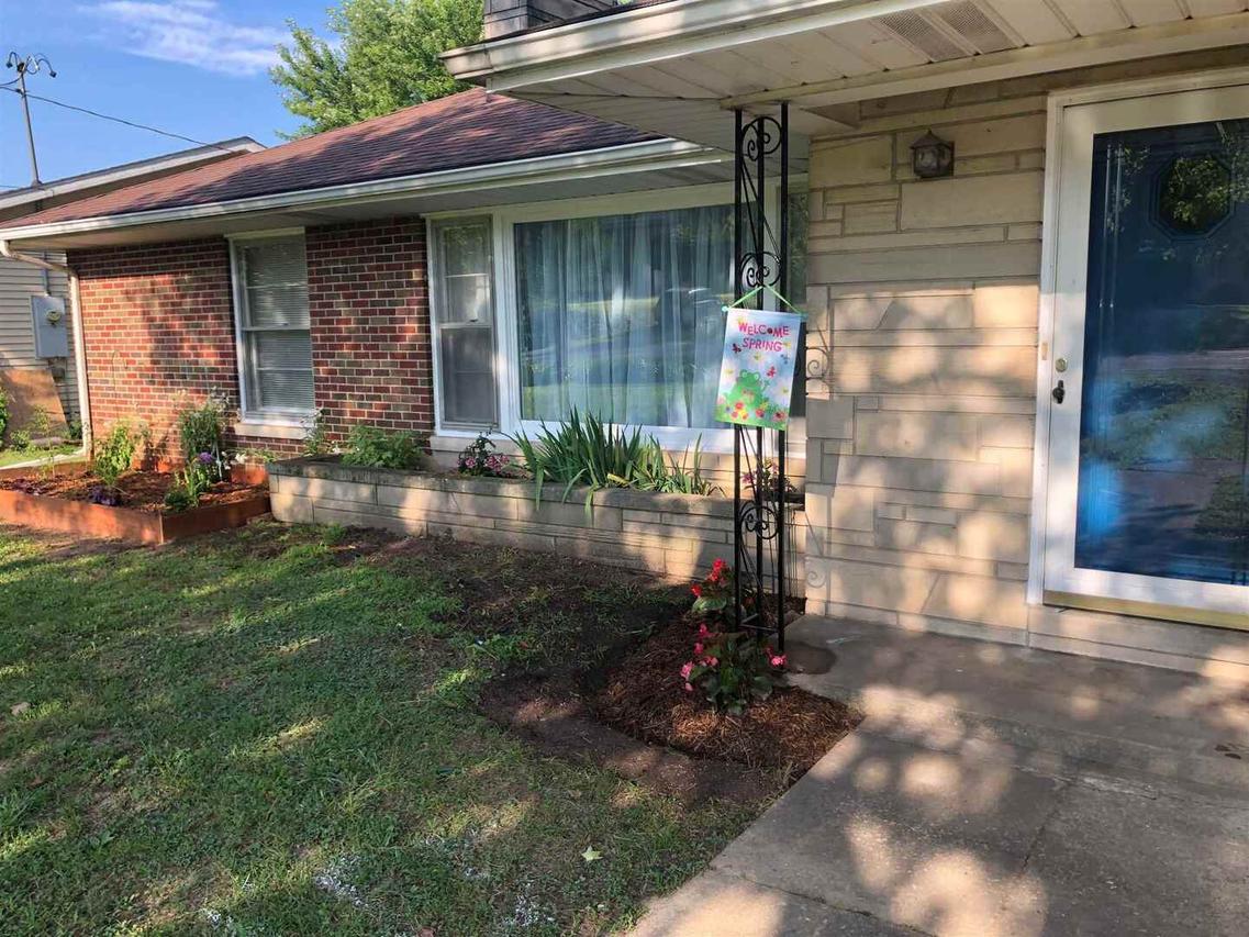 1235 Old Highway 51 N, Anna, IL 62906