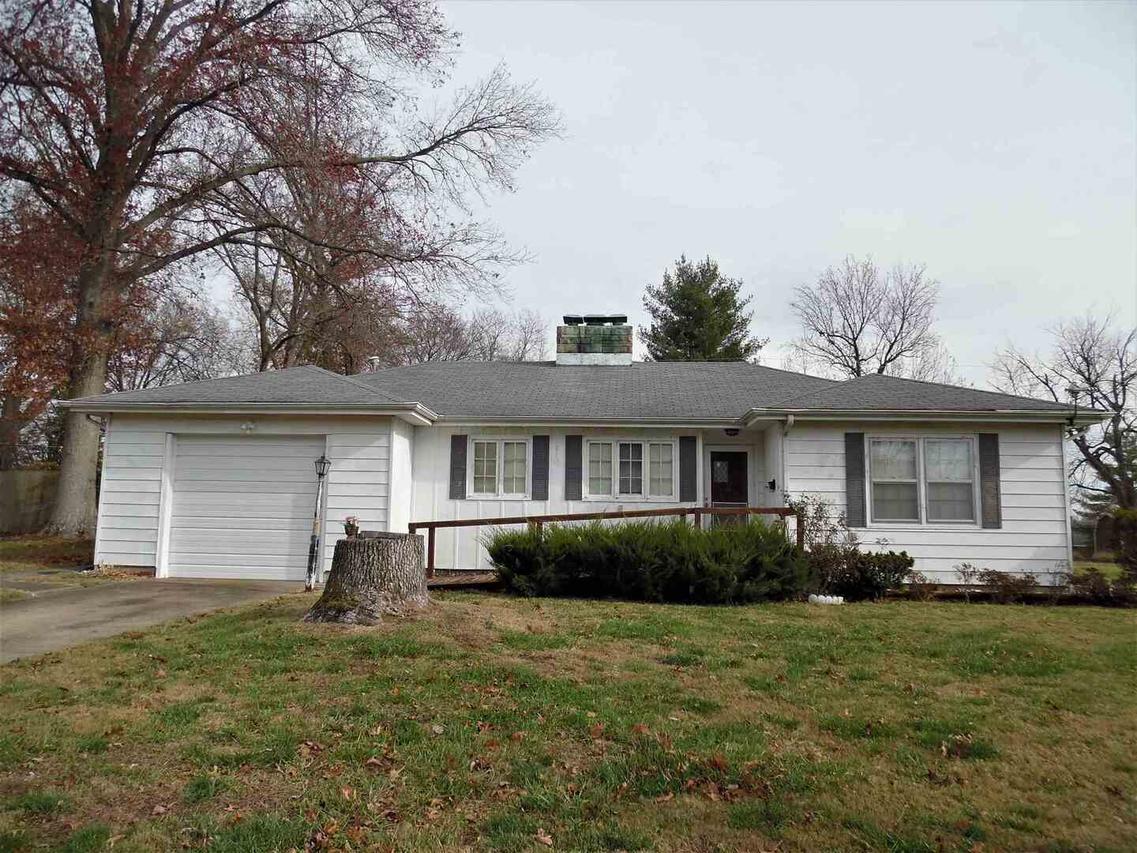 17 N Highland Dr., Mt Vernon, IL 62864