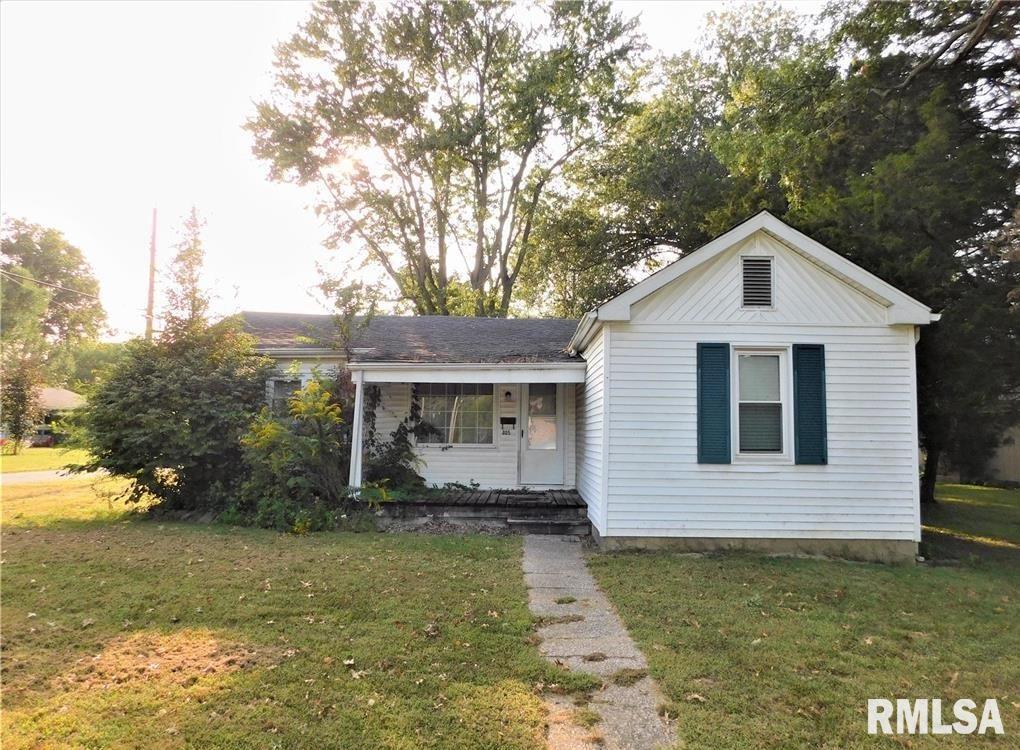 805 S 1st St., Benton, IL 62812