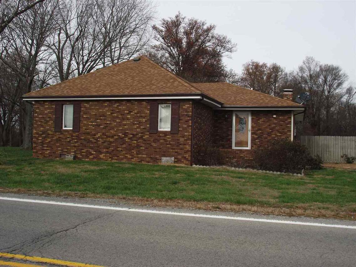 6415 State Highway 154 Hwy., Sesser, IL 62884