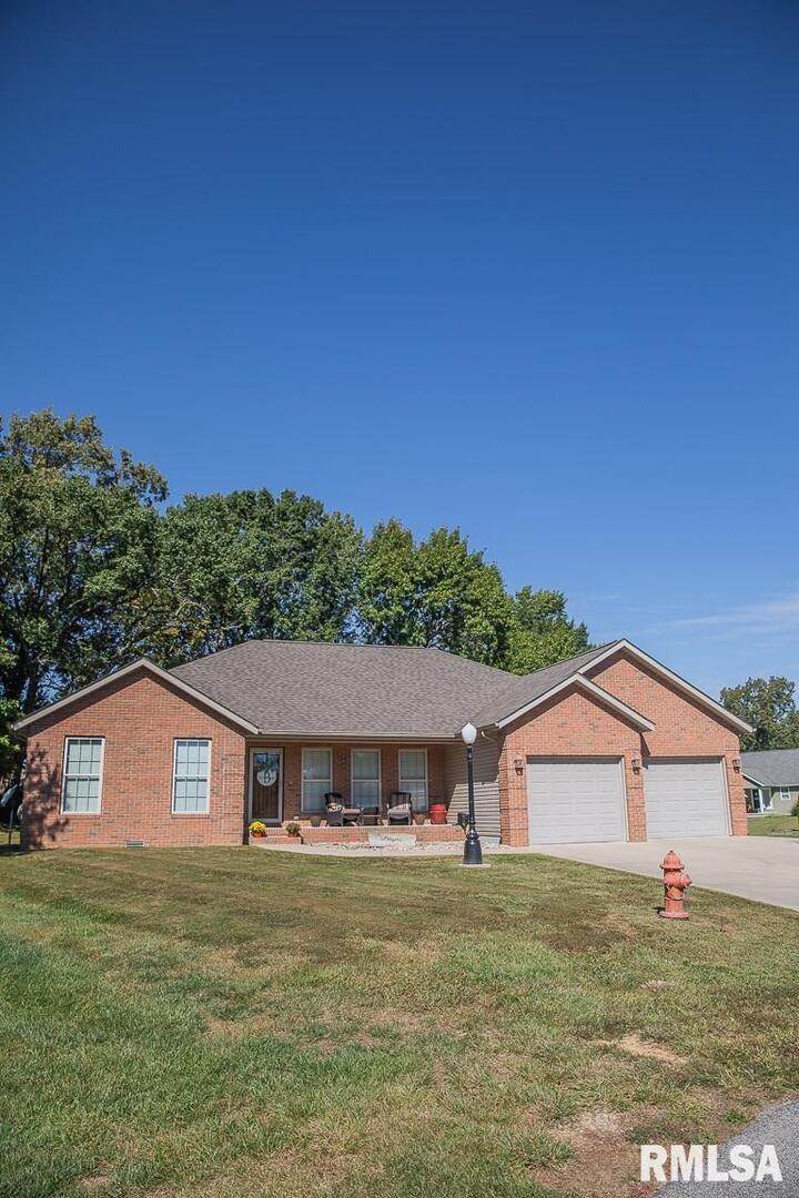 307 Breeze Dr., Carterville, IL 62918
