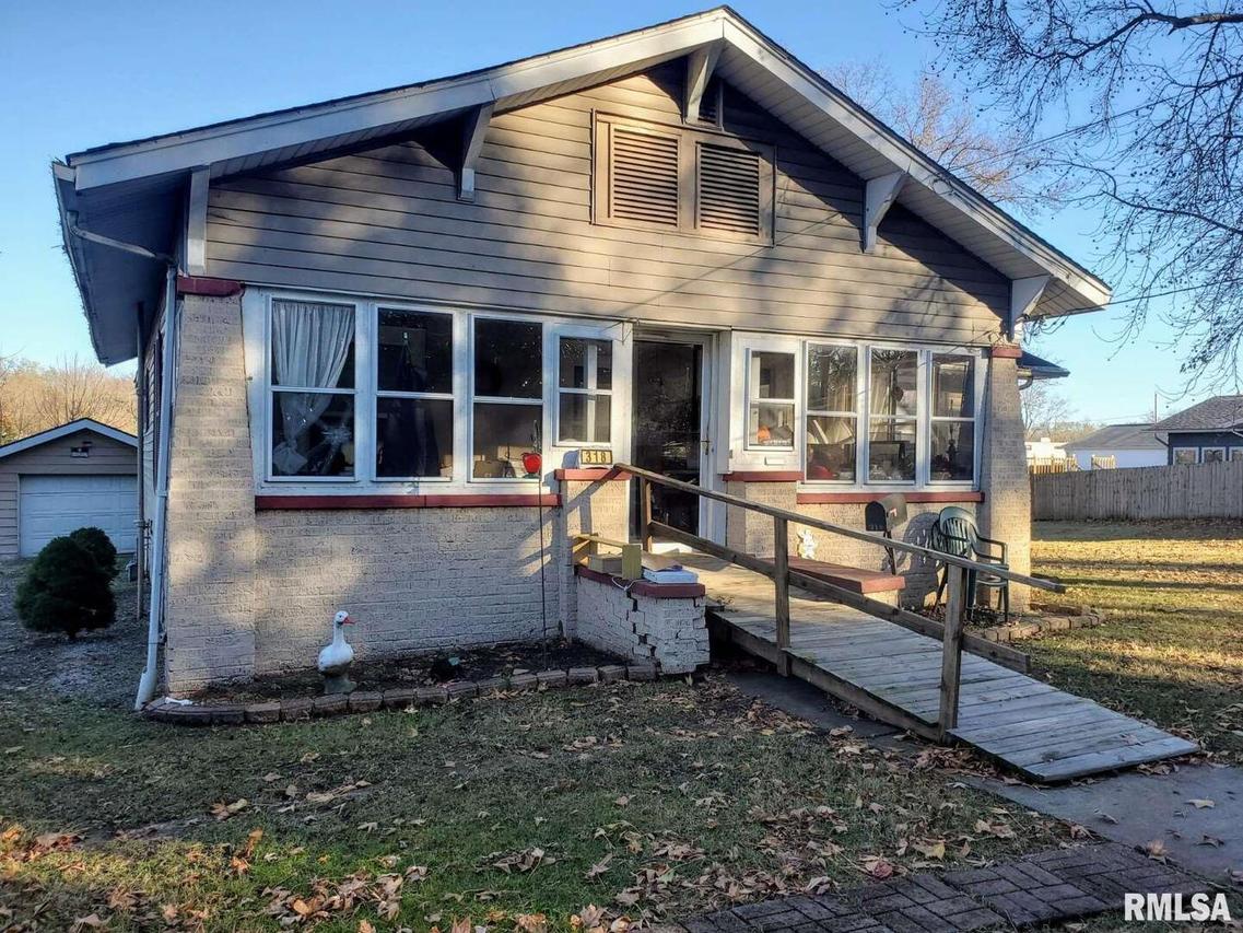 318 N Line St., Duquoin, IL 62832