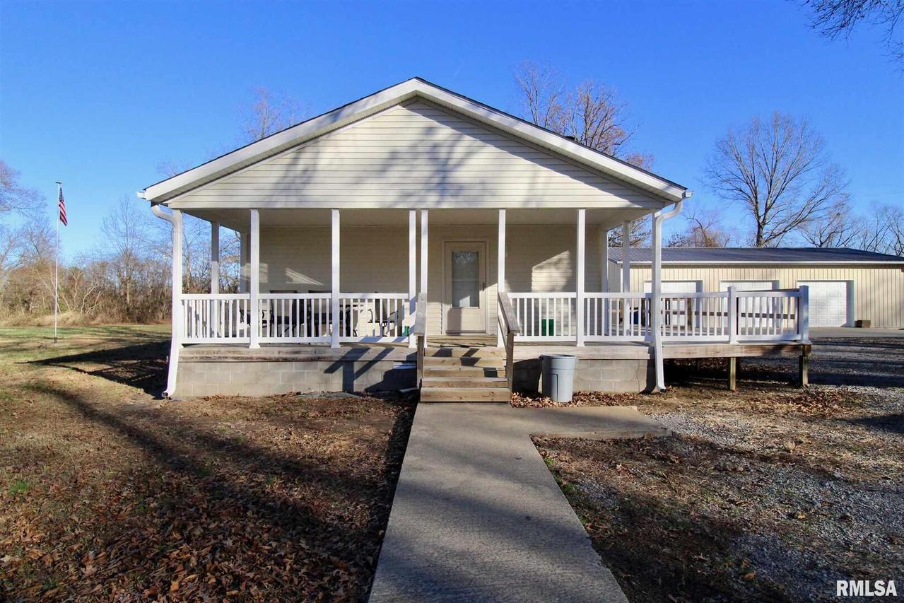 15194 Harmony Church Rd., West Frankfort, IL 62896