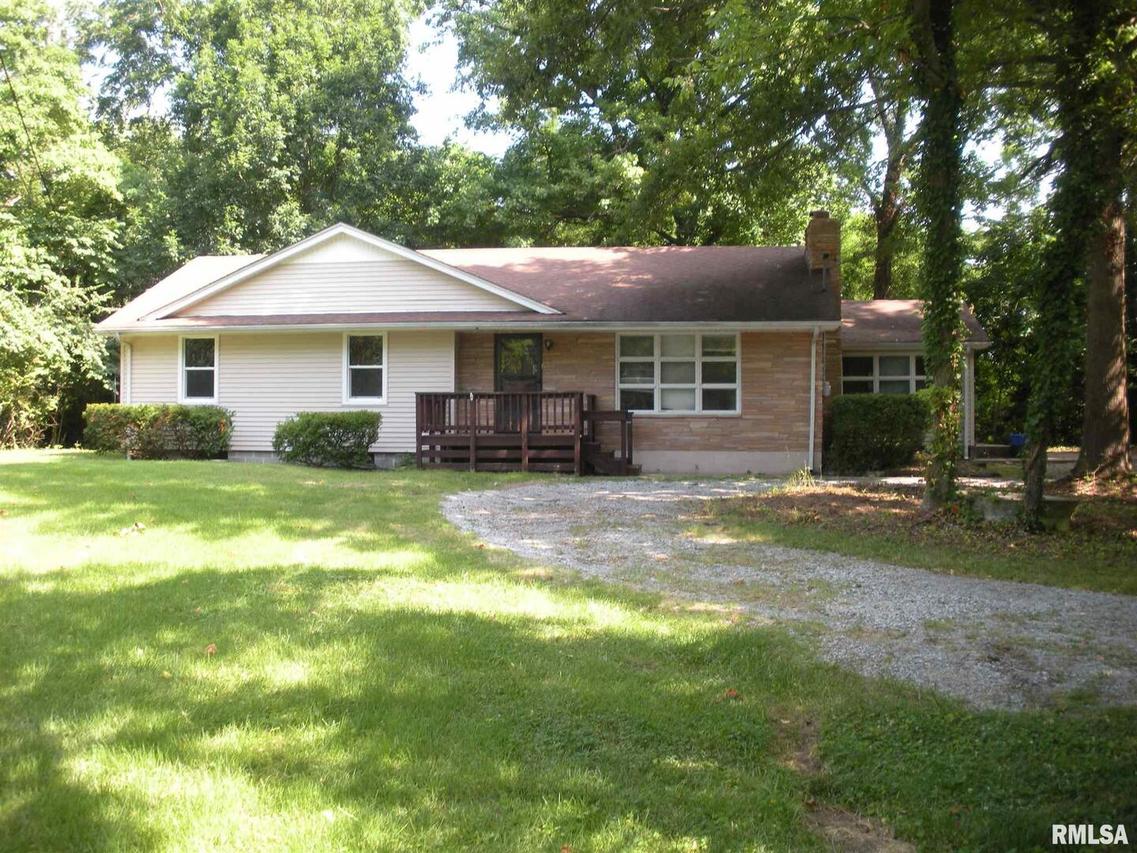 1004 W Walnut St., Carbondale, IL 62901