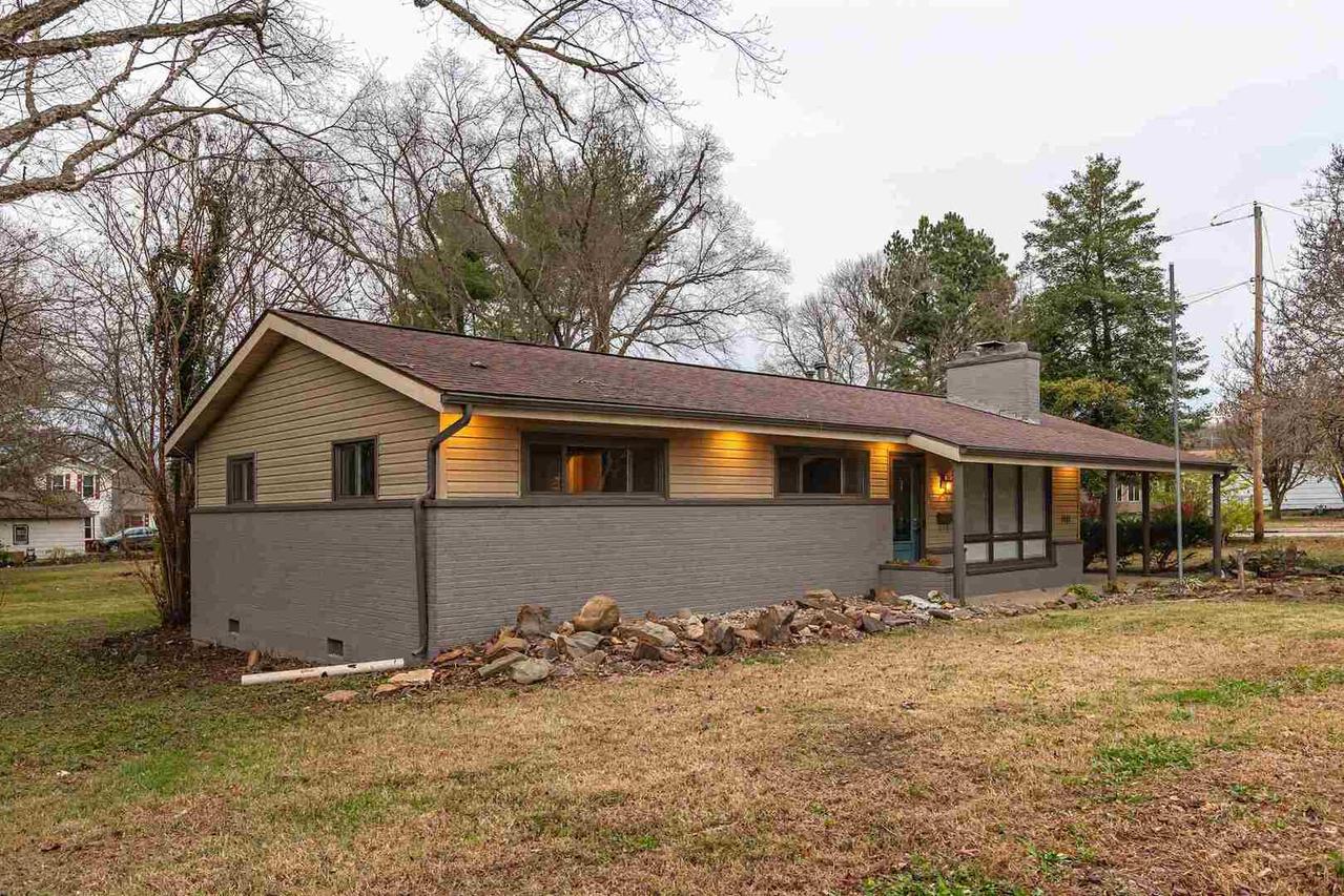 1411 E St Louis St., West Frankfort, IL 62896