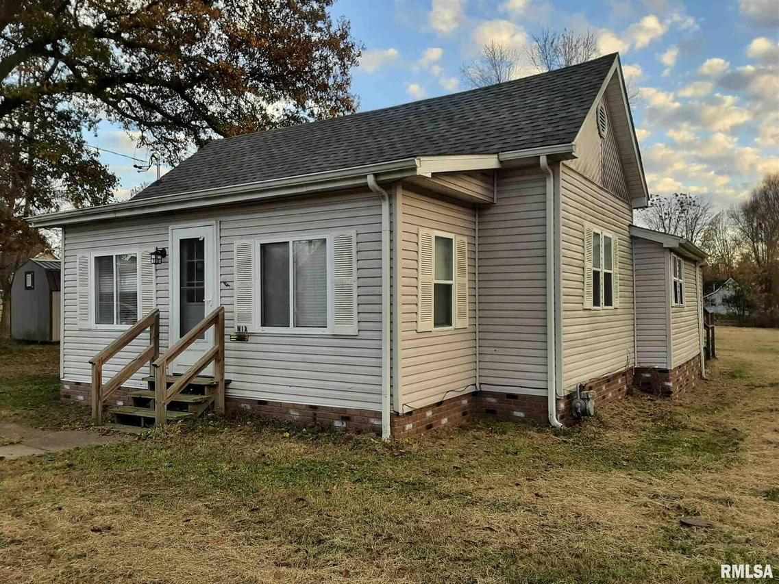 703 E 9th St., Johnston City, IL 62951