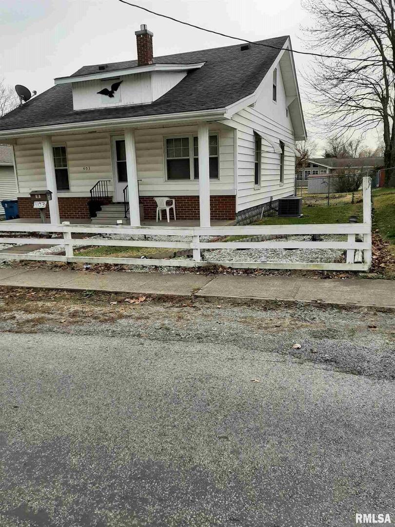 403 W Perrine St., Johnston City, IL 62951